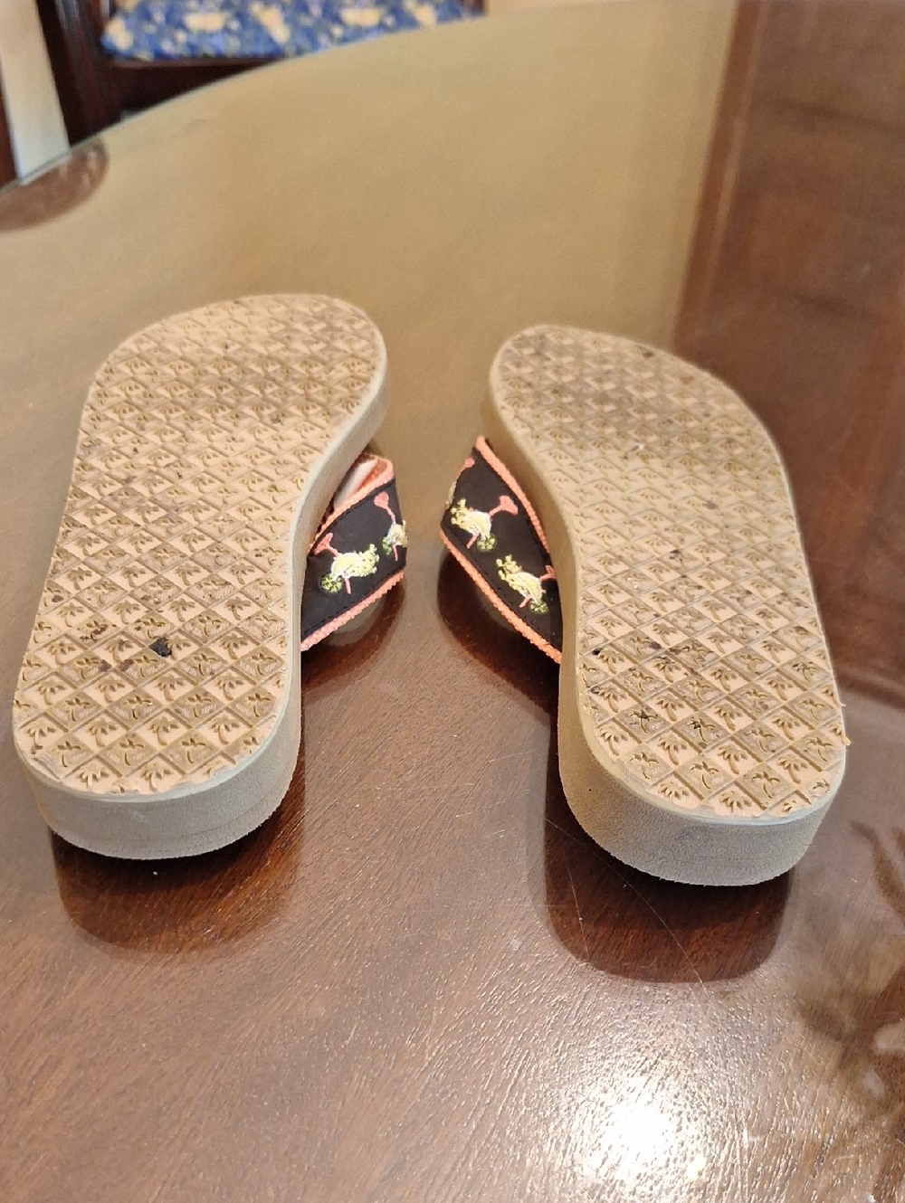Margarittaville Embroidered Frog Rope Toe Flip Flop Sandals, Size 8 - Picture 5 of 5